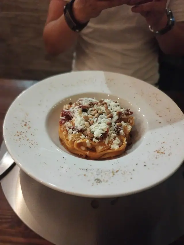 Tagliatelle ricotta e pinoli