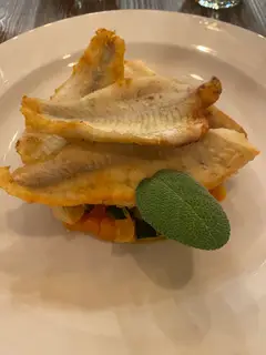 Filetto di persico al burro e salvia